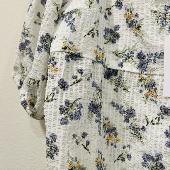 LUCY Paris Meadow Floral Top Size Large. NWT. - Picture 7 of 9